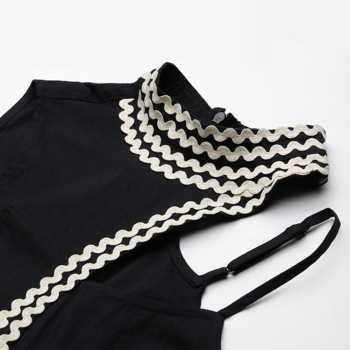 Pack of 4 Women’s Dresses: Chic, Trendy, and Timeless | C-035